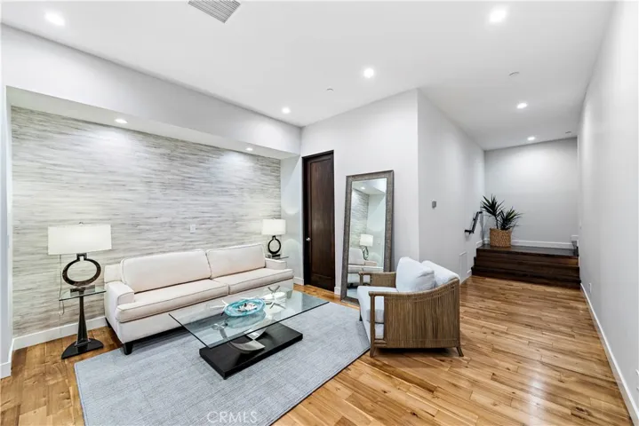 1284 Anacapa Way, Laguna Beach, California 92651