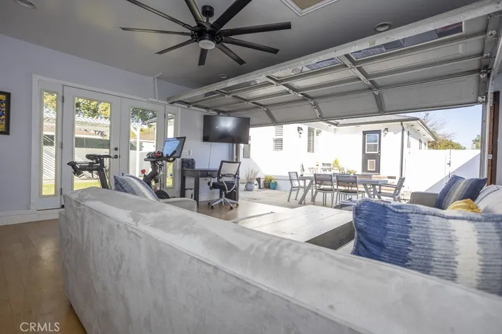 Great optional home office, dance room so many options.. What would you do ?

