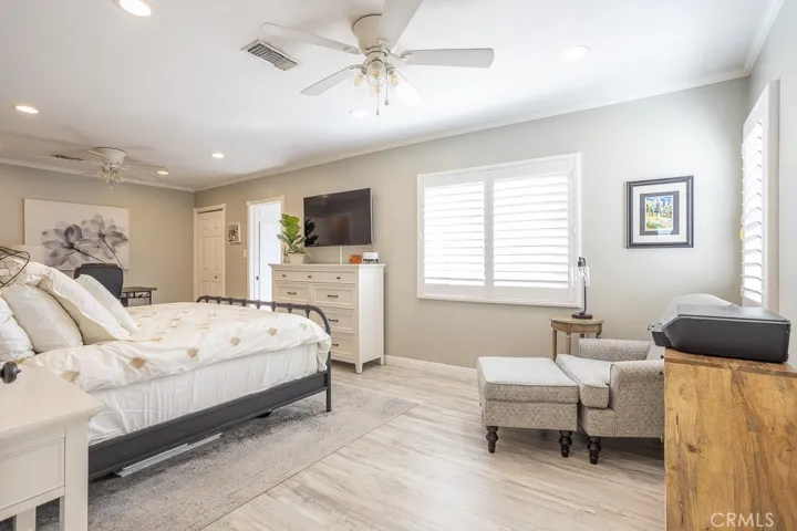 Oversized Bedroom with 2 closets