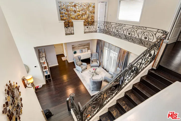 16226 Dickens Street, Encino, California 91436
