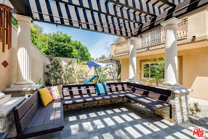 16226 Dickens Street, Encino, California 91436