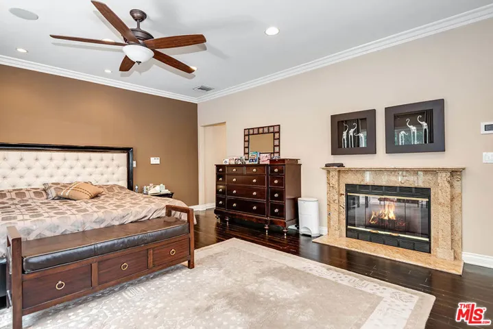 16226 Dickens Street, Encino, California 91436