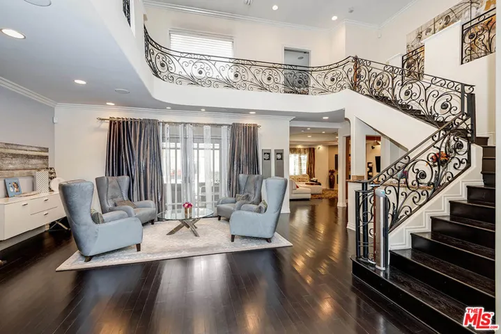 16226 Dickens Street, Encino, California 91436