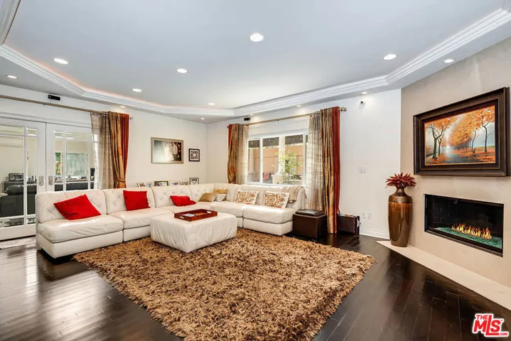 16226 Dickens Street, Encino, California 91436