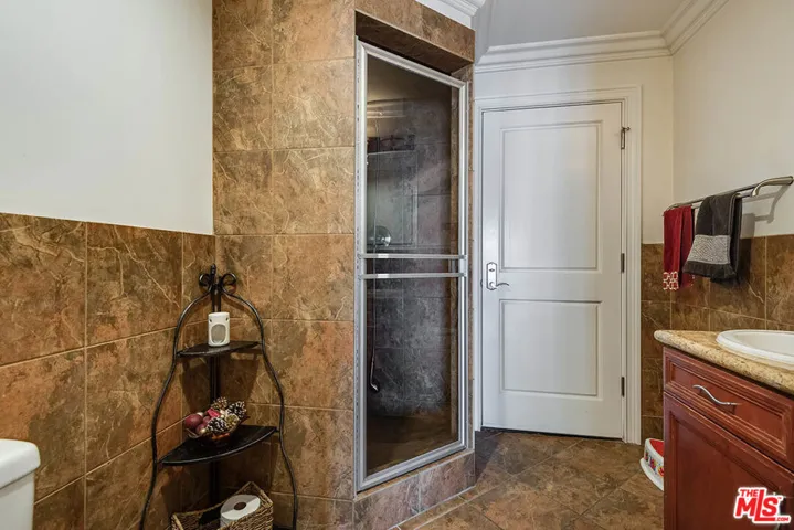 16226 Dickens Street, Encino, California 91436