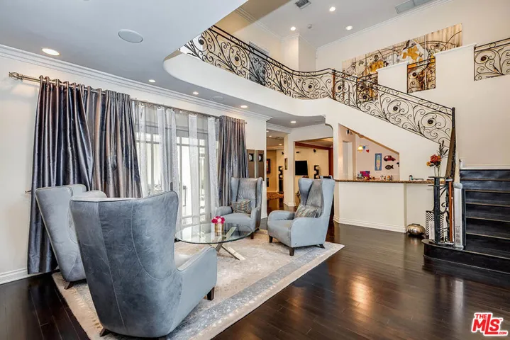 16226 Dickens Street, Encino, California 91436