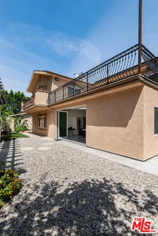 16226 Dickens Street, Encino, California 91436