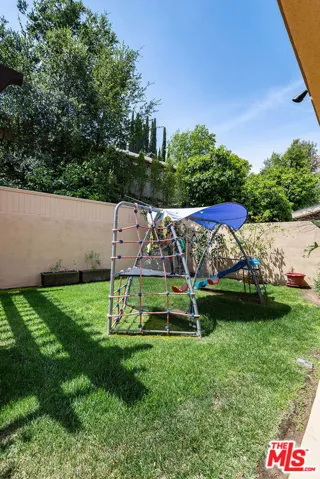 16226 Dickens Street, Encino, California 91436
