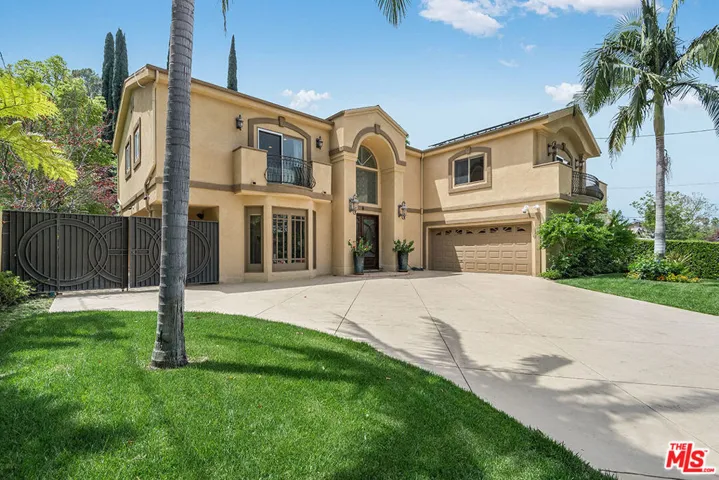 16226 Dickens Street, Encino, California 91436
