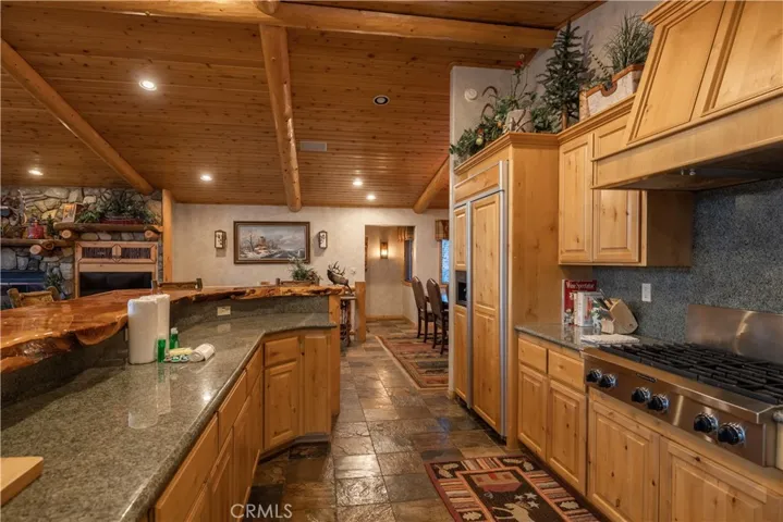 383 Springhill Place, Big Bear, California 92315