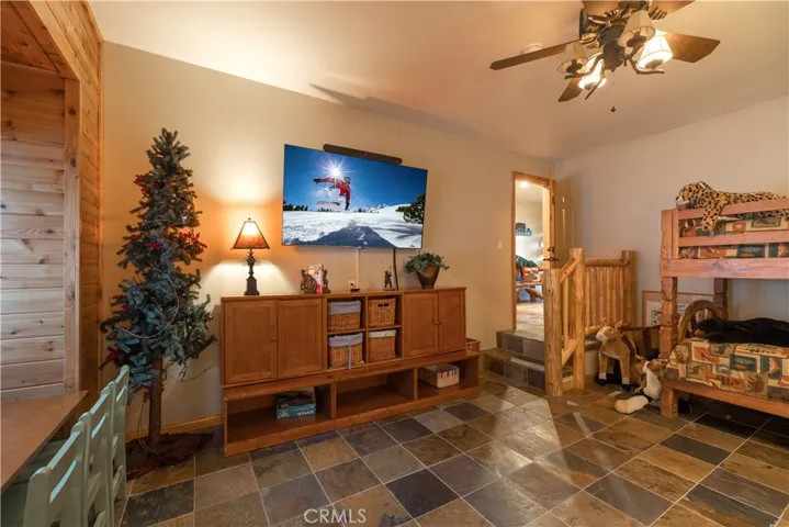 383 Springhill Place, Big Bear, California 92315