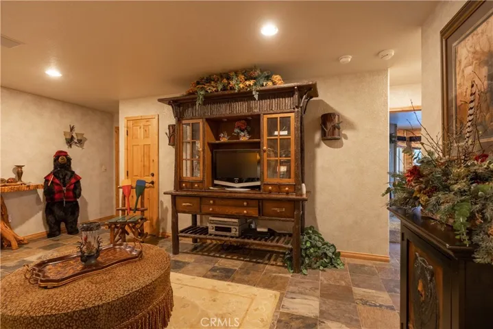 383 Springhill Place, Big Bear, California 92315