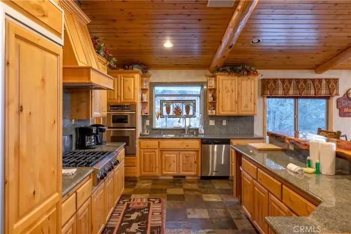 383 Springhill Place, Big Bear, California 92315