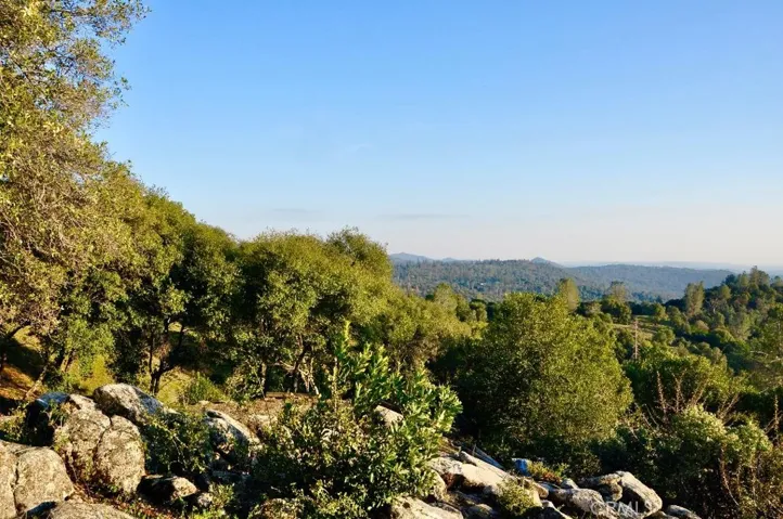 5801 Illilouette Falls Street, Mariposa, California 95338