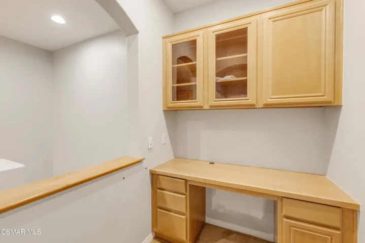 Upstairs Loft/Office