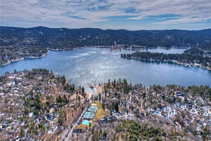 821 Talisman Lane, Lake Arrowhead, California 92352