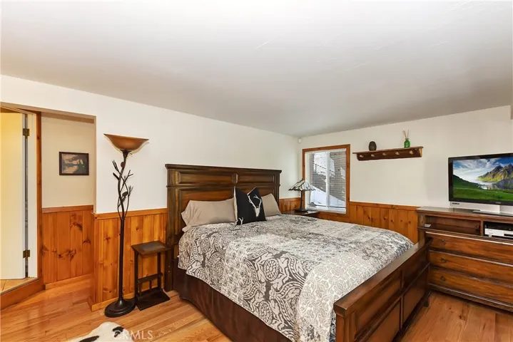 349 Castle Gate Road, Lake Arrowhead, California 92352