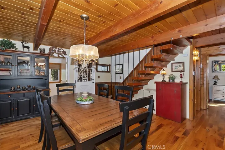 349 Castle Gate Road, Lake Arrowhead, California 92352