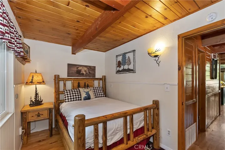 349 Castle Gate Road, Lake Arrowhead, California 92352