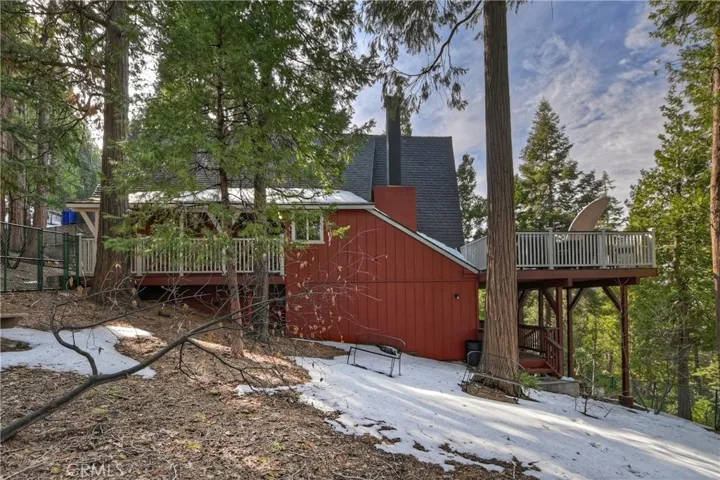 349 Castle Gate Road, Lake Arrowhead, California 92352