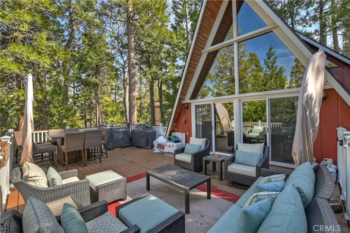 349 Castle Gate Road, Lake Arrowhead, California 92352