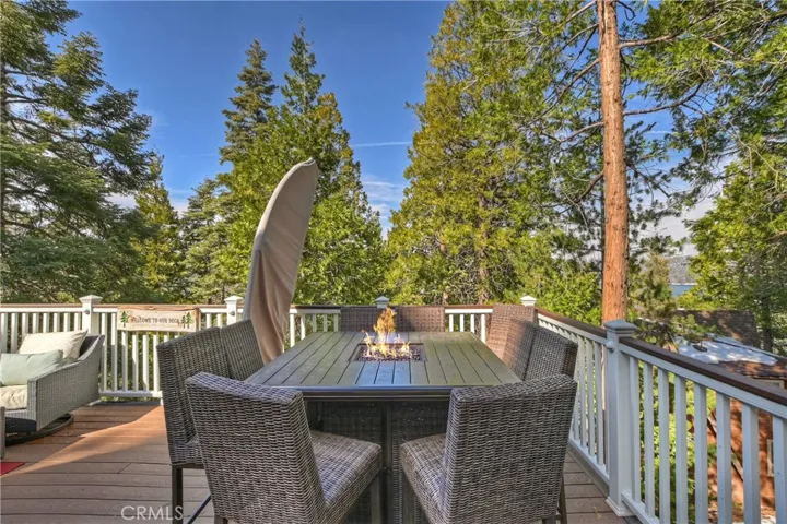 349 Castle Gate Road, Lake Arrowhead, California 92352