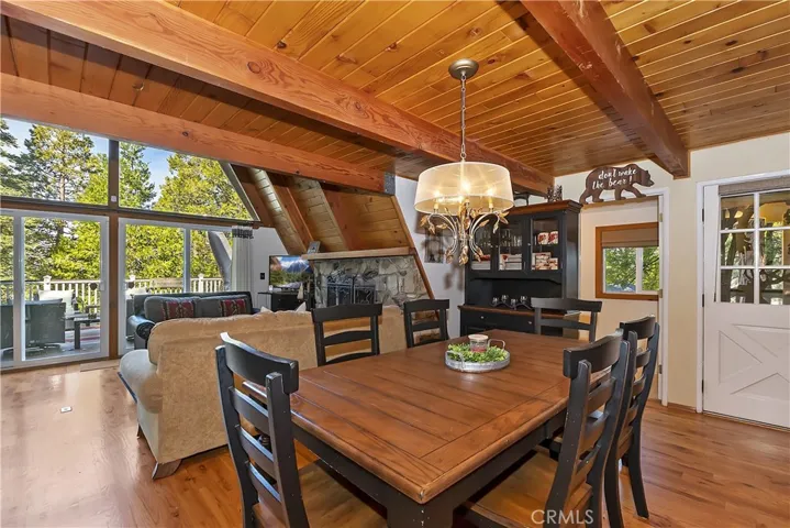 349 Castle Gate Road, Lake Arrowhead, California 92352