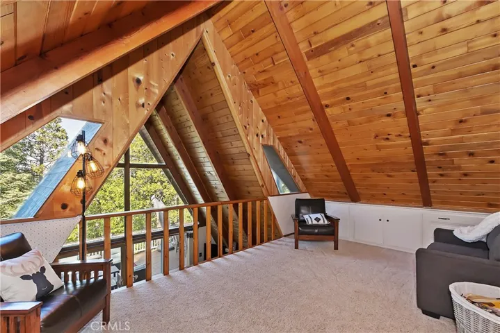 349 Castle Gate Road, Lake Arrowhead, California 92352