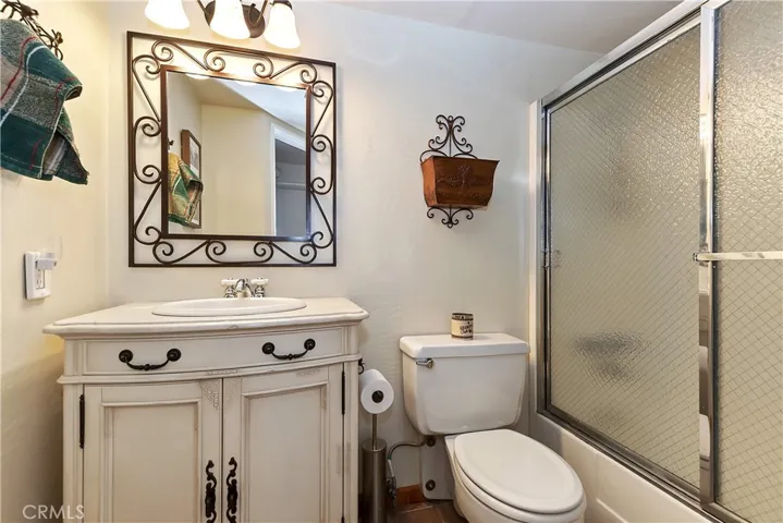 349 Castle Gate Road, Lake Arrowhead, California 92352