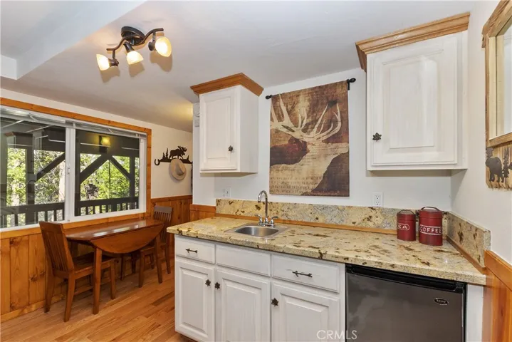 349 Castle Gate Road, Lake Arrowhead, California 92352