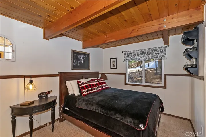 349 Castle Gate Road, Lake Arrowhead, California 92352