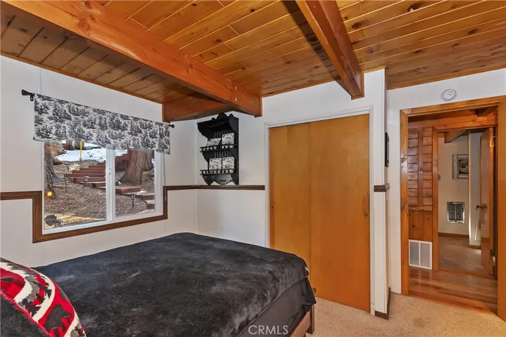 349 Castle Gate Road, Lake Arrowhead, California 92352
