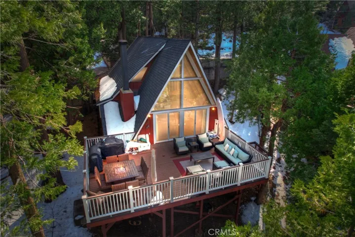 349 Castle Gate Road, Lake Arrowhead, California 92352