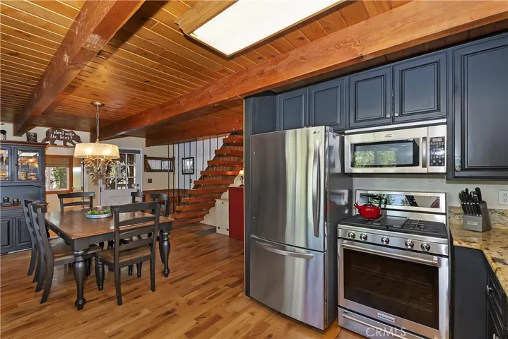 349 Castle Gate Road, Lake Arrowhead, California 92352