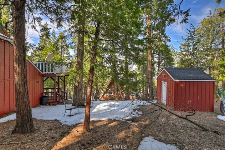 349 Castle Gate Road, Lake Arrowhead, California 92352