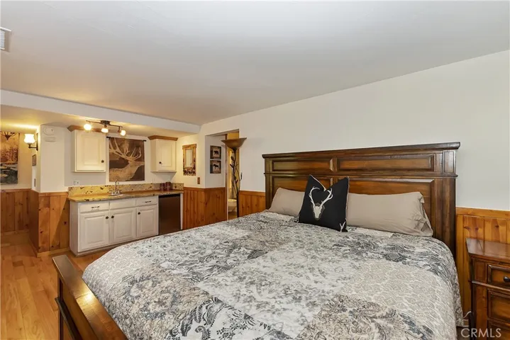 349 Castle Gate Road, Lake Arrowhead, California 92352