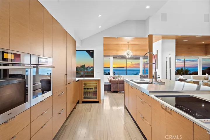 Kitchen with Center Island with Cooktop