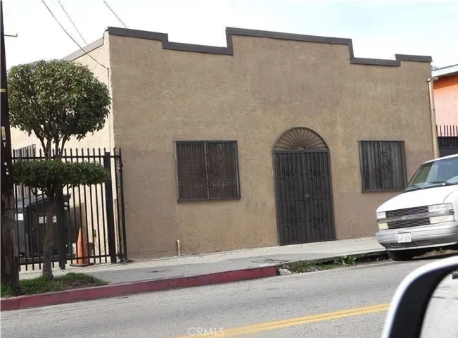 6611 S San Pedro Street, Los Angeles, California 90003
