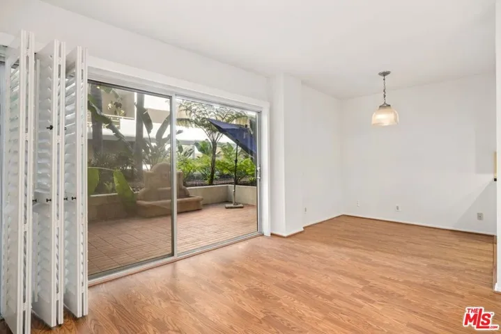 1131 Alta Loma Road 106, West Hollywood, California 90069