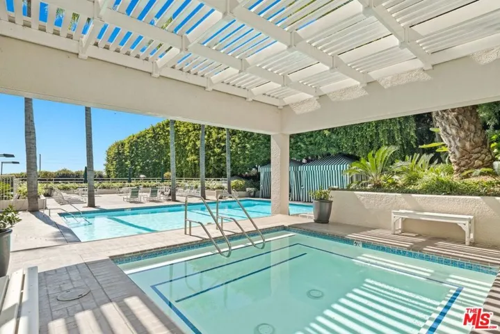 1131 Alta Loma Road 106, West Hollywood, California 90069