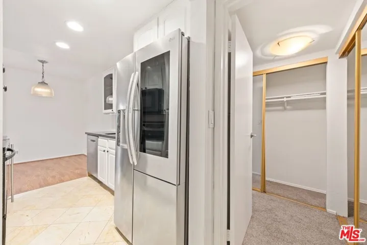 1131 Alta Loma Road 106, West Hollywood, California 90069