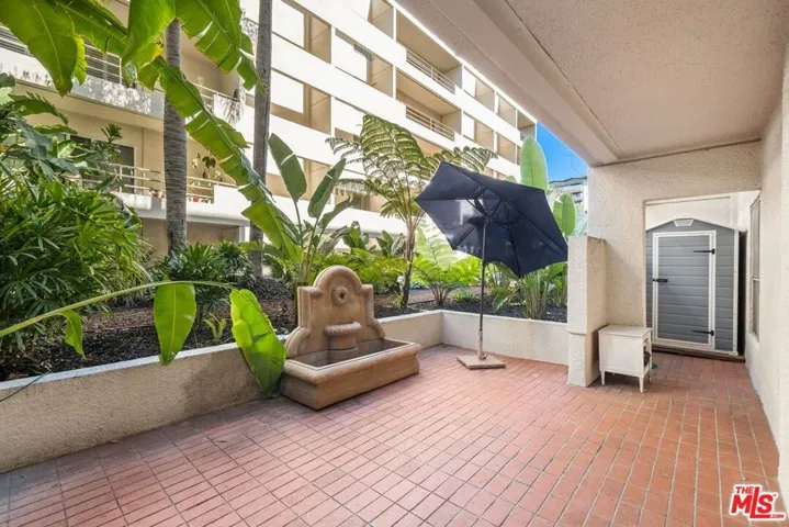 1131 Alta Loma Road 106, West Hollywood, California 90069