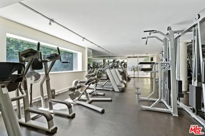 1131 Alta Loma Road 106, West Hollywood, California 90069