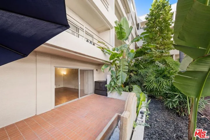 1131 Alta Loma Road 106, West Hollywood, California 90069