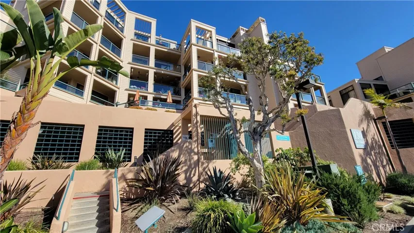 130 The Village 106, Redondo Beach, California 90277
