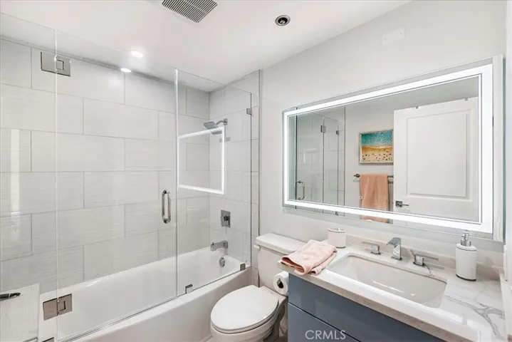 130 The Village 106, Redondo Beach, California 90277
