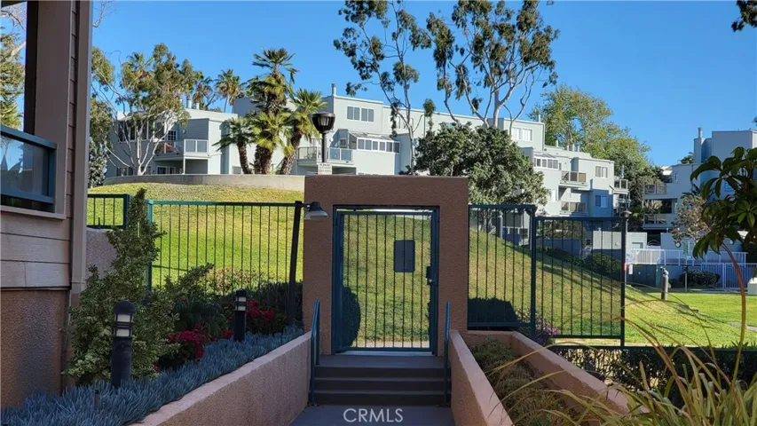 130 The Village 106, Redondo Beach, California 90277