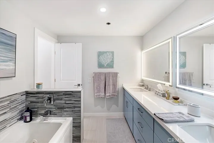 130 The Village 106, Redondo Beach, California 90277