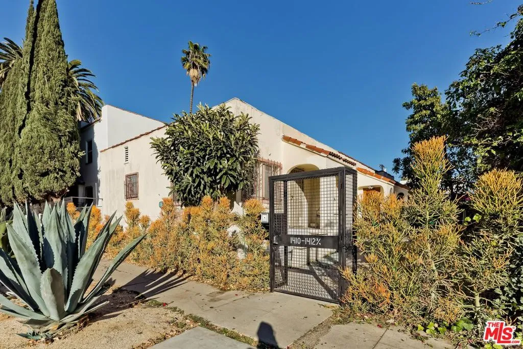 1412 N Serrano Avenue, California, ,Residential Income,For Sale,SERRANO,22136113
