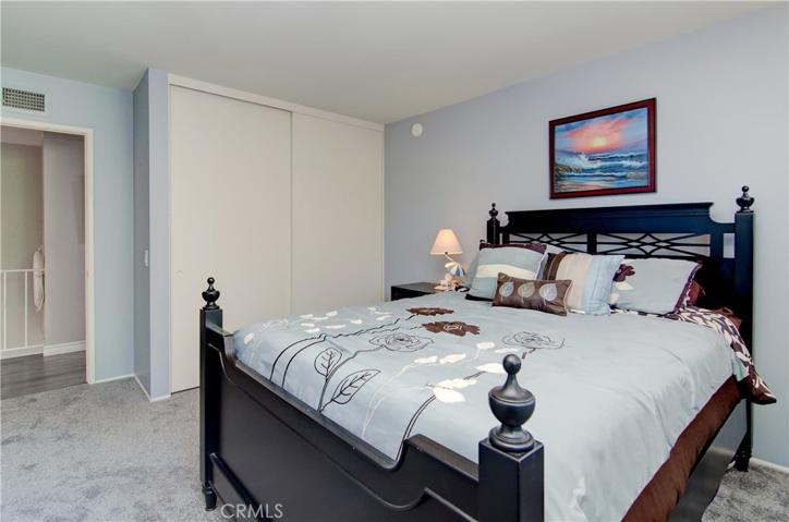 This room is master size for sure...